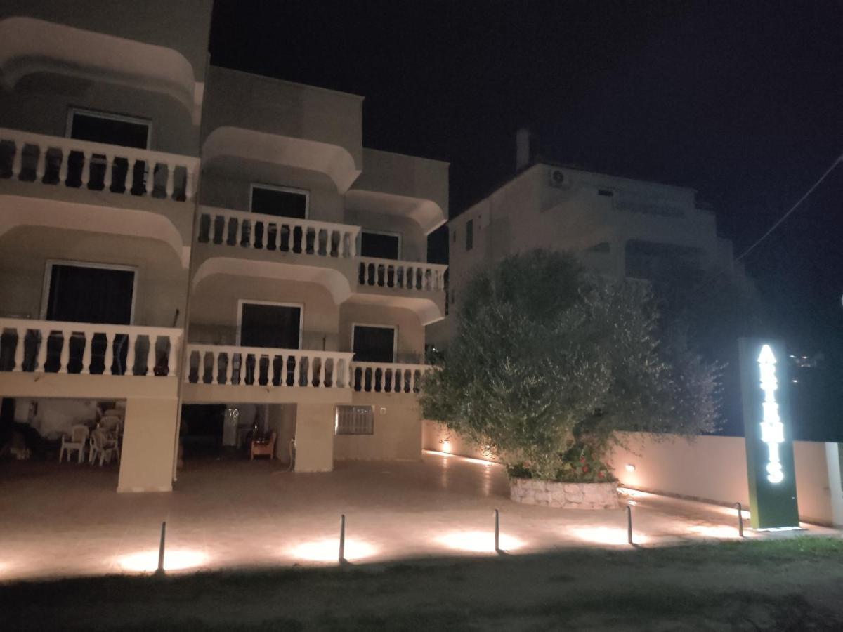 Apartamento Pansion Artemis Mavrovoúnion Exterior foto